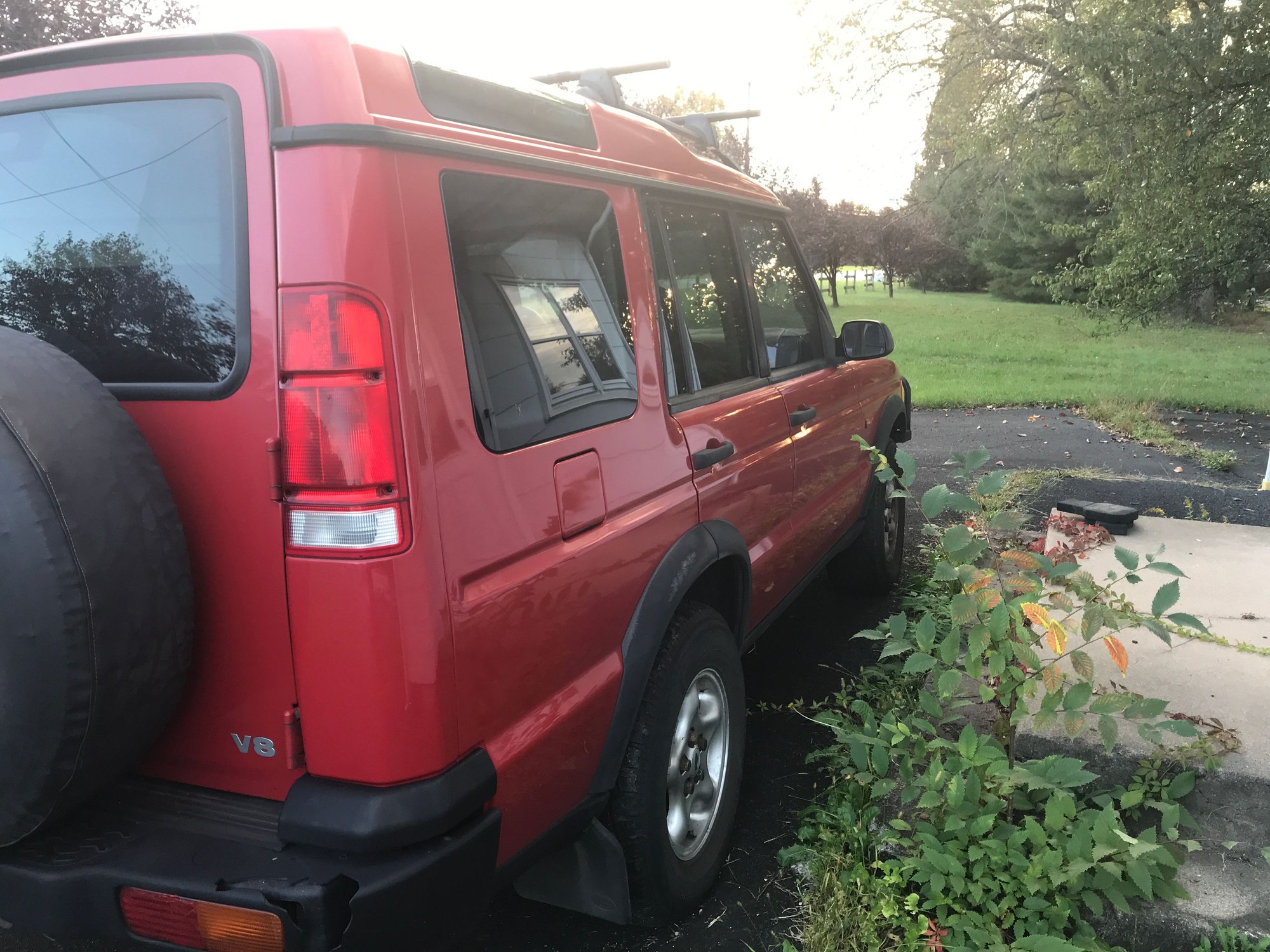 2000 Land Rover Discovery - 2000 & 2004 Discovery II for sale - Used - VIN SALTY1243YA260712 - 192,340 Miles - 8 cyl - 4WD - Automatic - SUV - Red - Auburn, PA 17922, United States