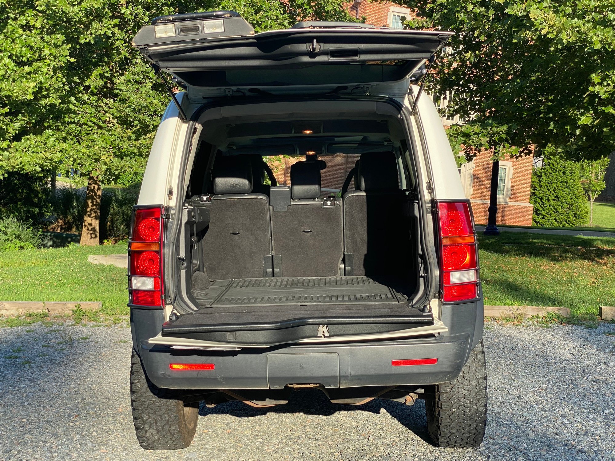 2005 Land Rover LR3 - 2005 lr3 for sale - Used - VIN SALAE24475A340500 - 185,462 Miles - 8 cyl - 4WD - Automatic - SUV - White - Richmond, VA 23229, United States