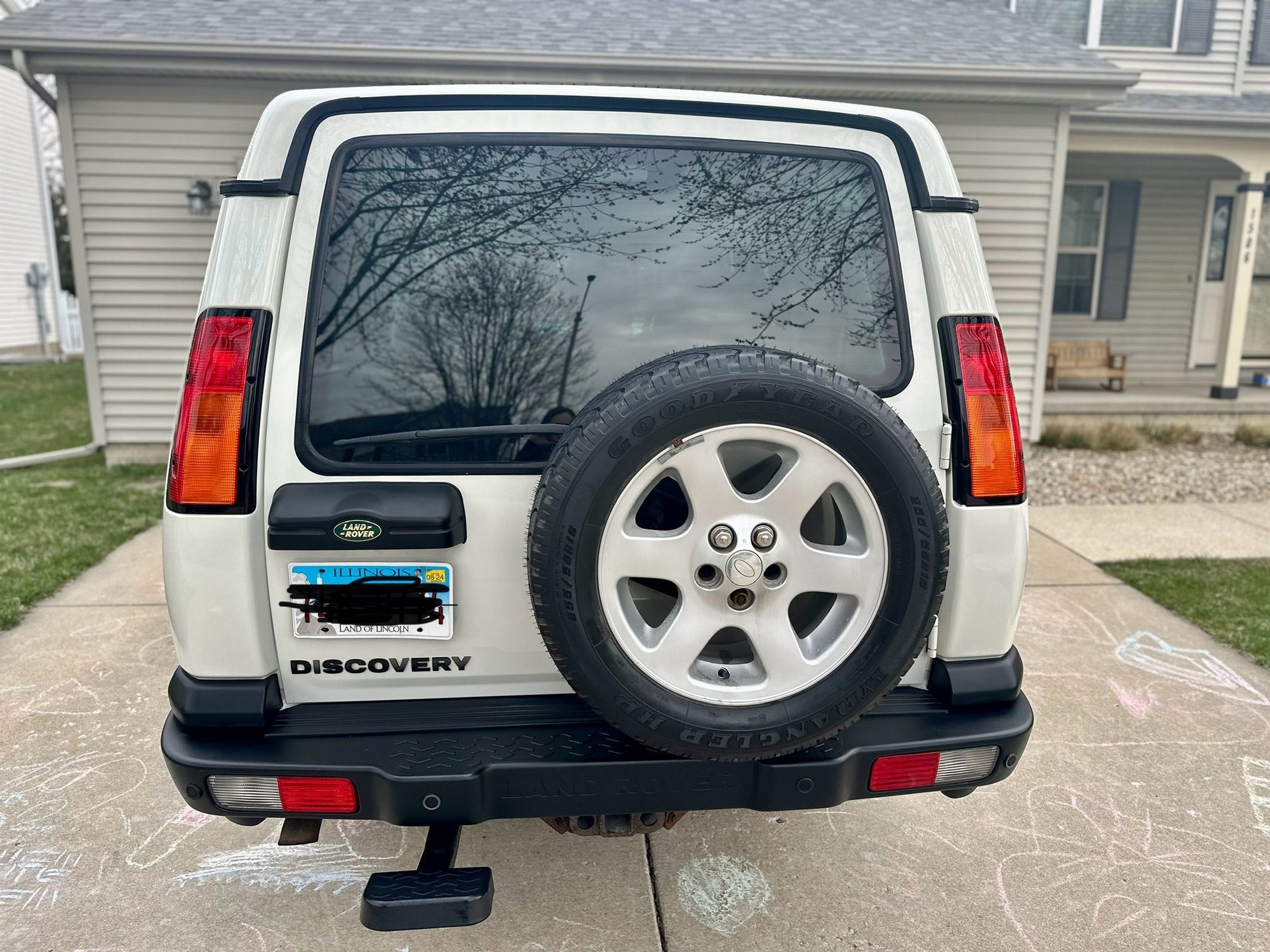 2004 Land Rover Discovery - 2004 Land River Discovery - Used - VIN SALTW19494A865677 - 115,000 Miles - 8 cyl - 4WD - Automatic - SUV - White - Normal, IL 61761, United States