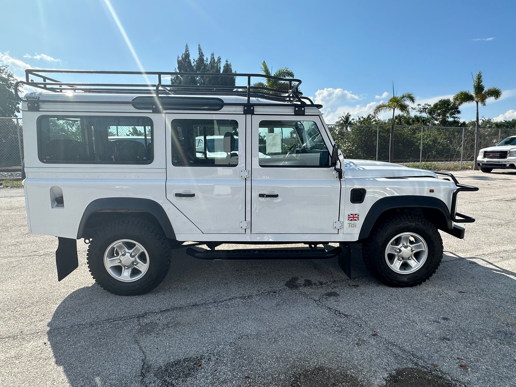 1995 Land Rover Defender 90 - 1995 land rover defender 110 - Used - VIN SALLDHM68MA968960 - 151,788 Miles - 4 cyl - 4WD - Manual - Wagon - White - Delray Beach, FL 33483, United States