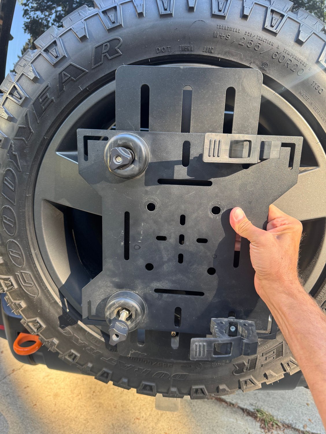 Lucky 8 told me the jack and the shovel were mounted to the plate behind the one in my hand. So I�m wondering what the previous owner would have done with this plate, or how he mounted it. Any Trek edition owners out there?
