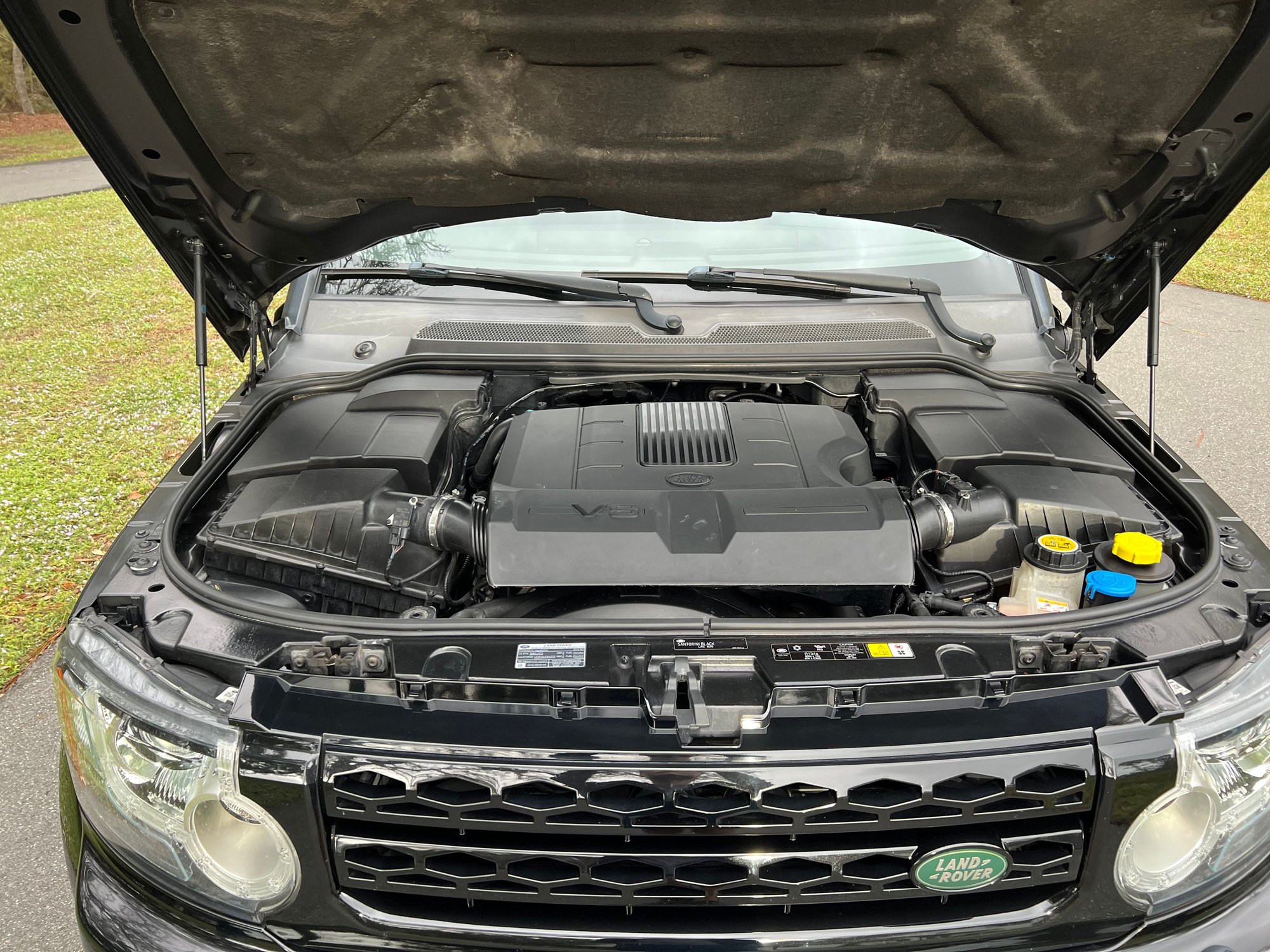 2012 Land Rover LR4 - Clean 2012 LR4 HSE - Used - VIN SALAG2D4XCA622279 - 106,800 Miles - 8 cyl - 4WD - Automatic - SUV - Black - Daytona Beach, FL 32174, United States