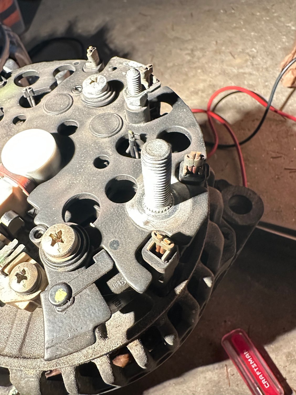 Bosch OEM - Solidly mounted screw without play