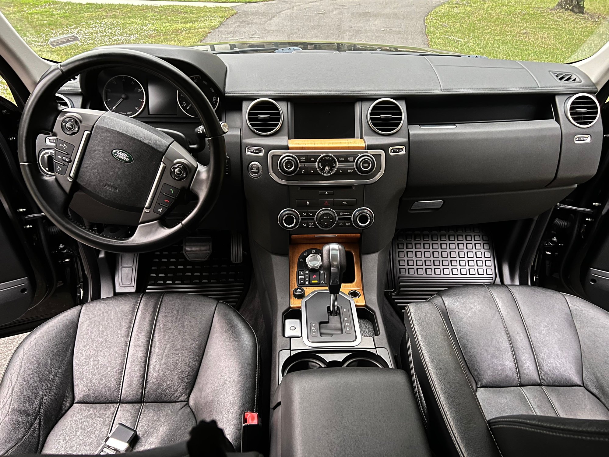 2012 Land Rover LR4 - Clean 2012 LR4 HSE - Used - VIN SALAG2D4XCA622279 - 106,800 Miles - 8 cyl - 4WD - Automatic - SUV - Black - Daytona Beach, FL 32174, United States