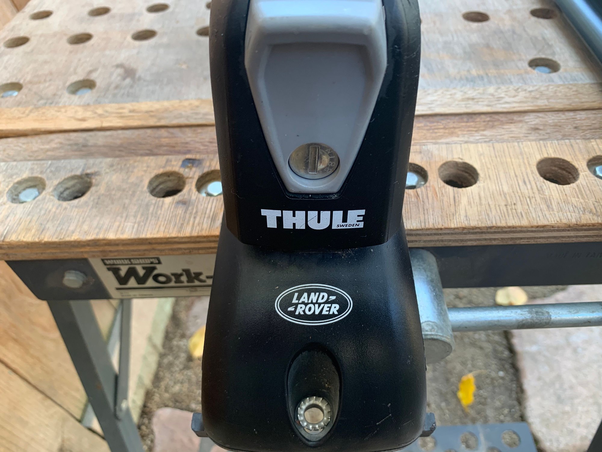 Accessories - Range Rover Cross Bar and Thule Ski (Snowboard) Rack (2003-2012) For Sale - Used - 2003 to 2012 Land Rover Range Rover - Sacramento, CA 95814, United States