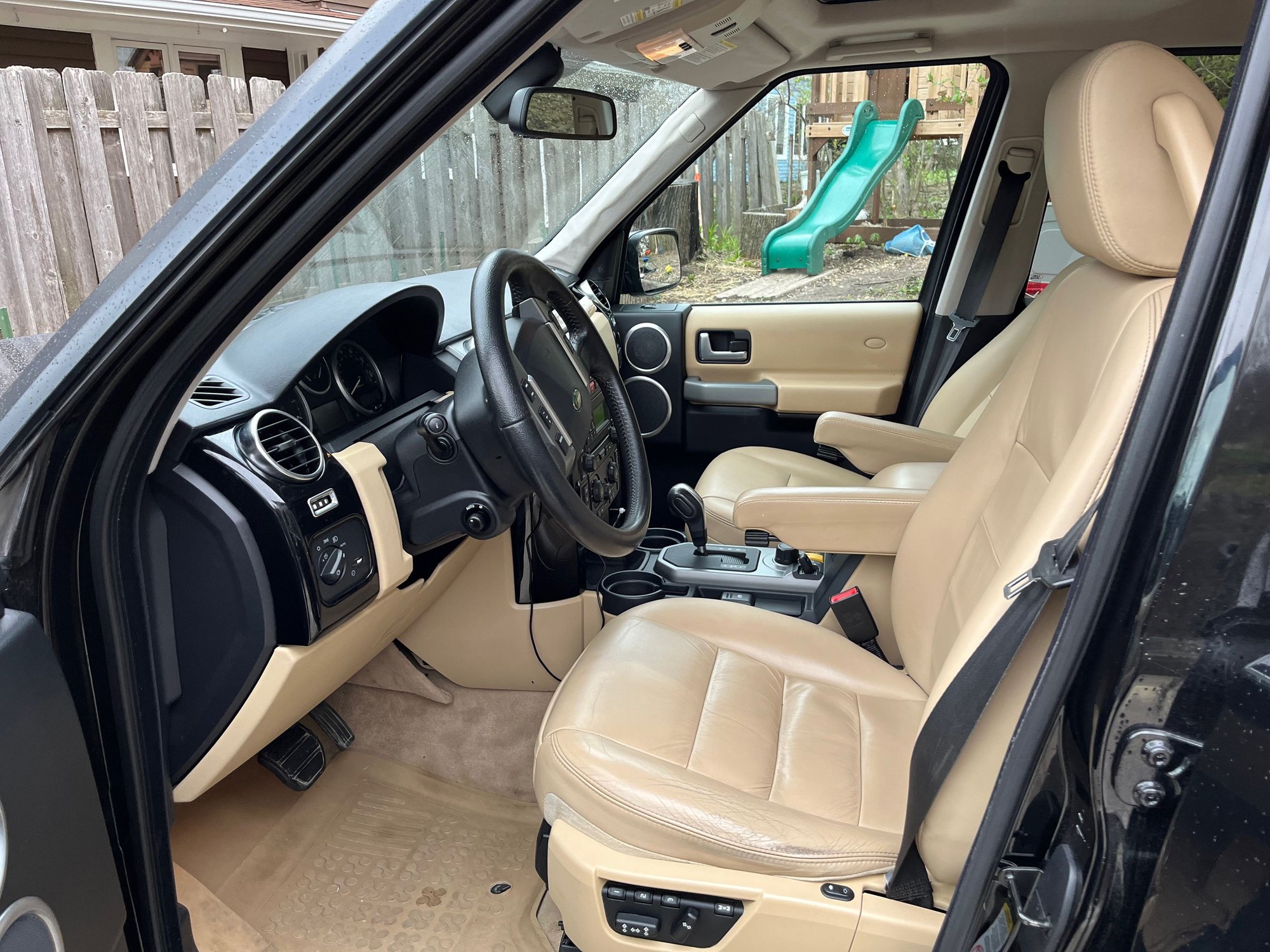 2008 Land Rover LR3 - 2008 LR3 HSE in great mechanical shape - Used - VIN SALAG25418A460581 - 116,000 Miles - 8 cyl - 4WD - Automatic - SUV - Black - Madison, WI 53706, United States