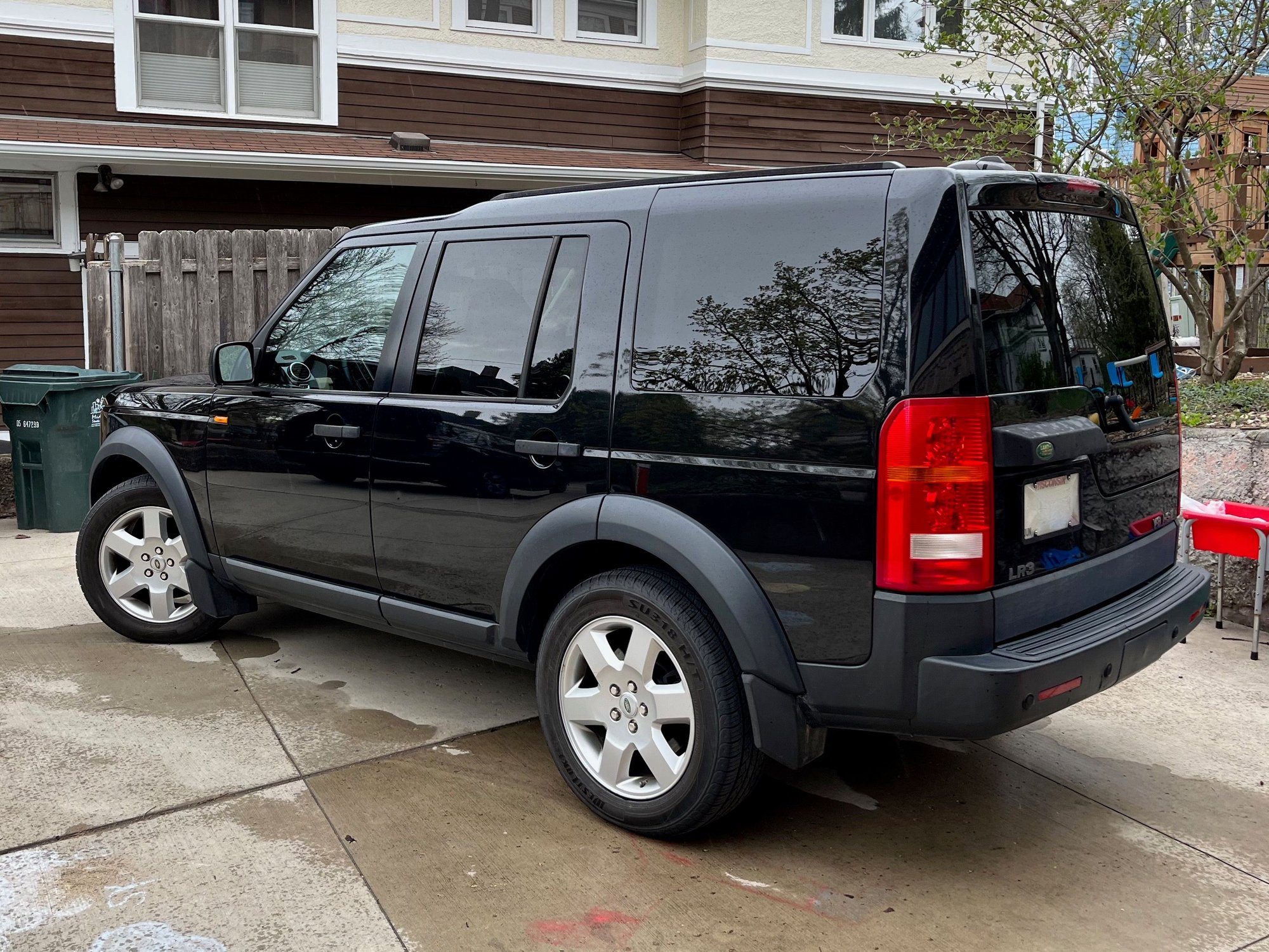 2008 Land Rover LR3 - 2008 LR3 HSE in great mechanical shape - Used - VIN SALAG25418A460581 - 116,000 Miles - 8 cyl - 4WD - Automatic - SUV - Black - Madison, WI 53706, United States