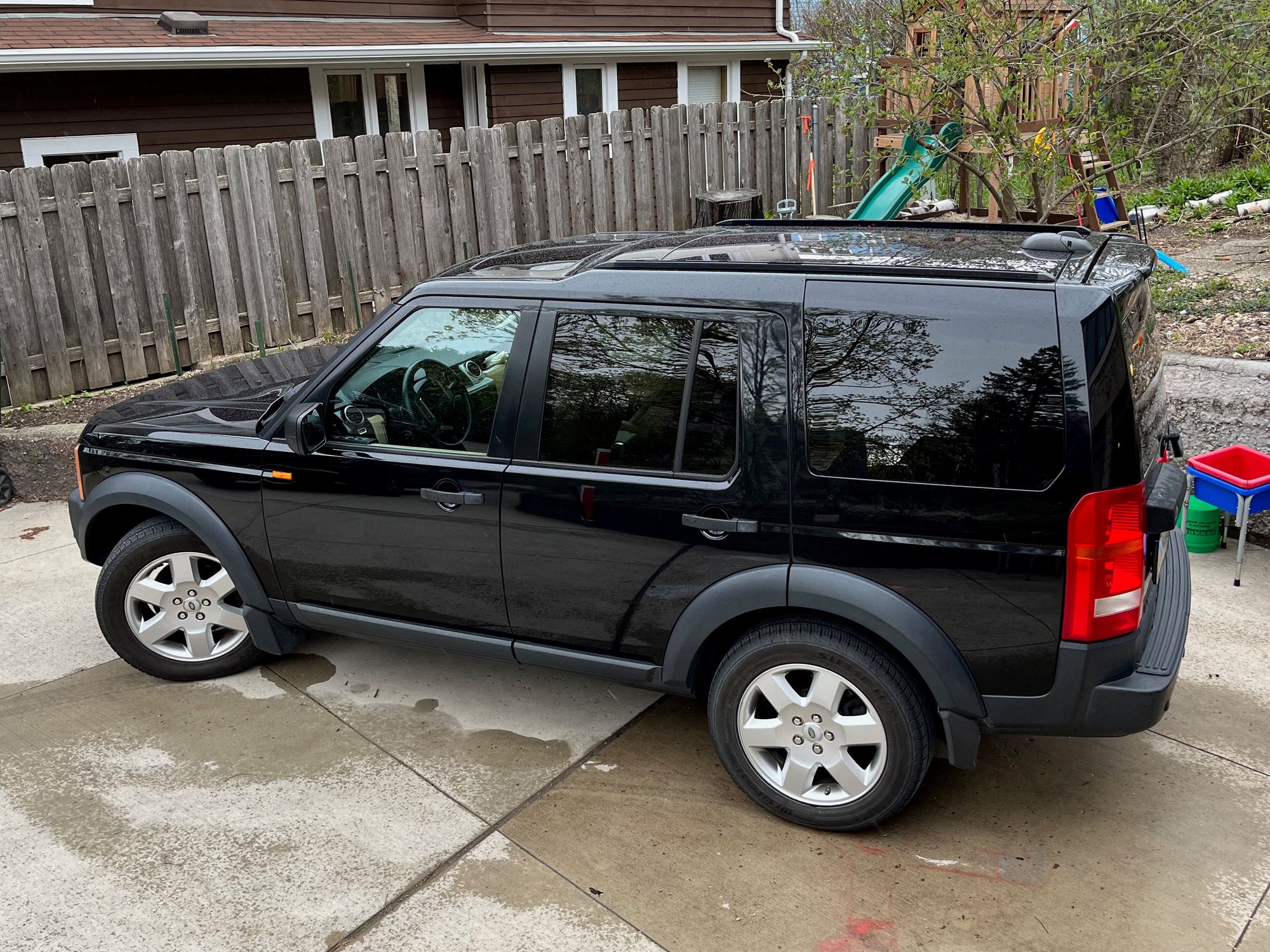 2008 Land Rover LR3 - 2008 LR3 HSE in great mechanical shape - Used - VIN SALAG25418A460581 - 116,000 Miles - 8 cyl - 4WD - Automatic - SUV - Black - Madison, WI 53706, United States