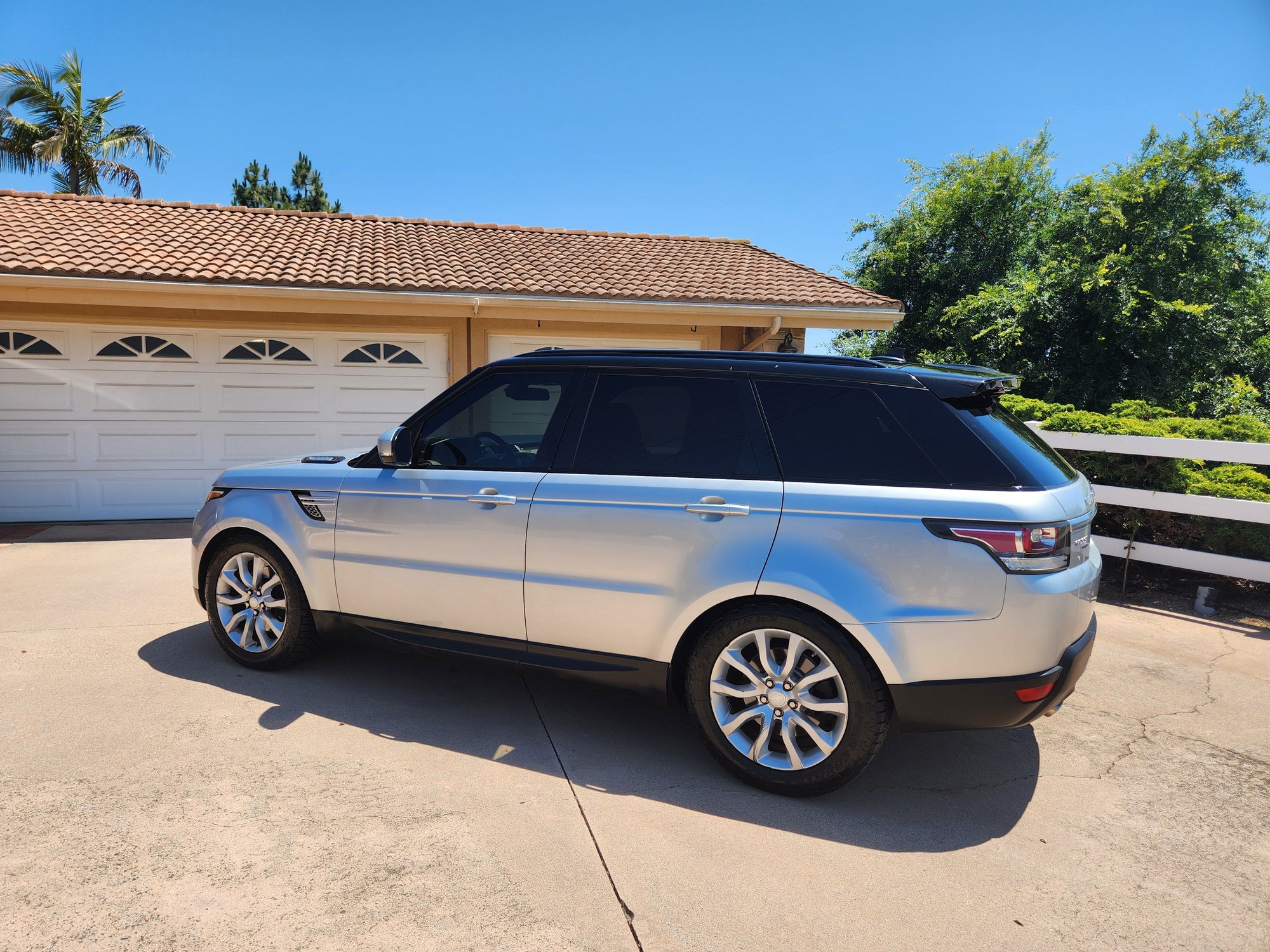 2016 Land Rover Range Rover Sport - 2016 Range Rover Sport Diesel – Clean Title – Great for Parts – Bad Engine - Escondido, CA 92029, United States