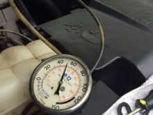Engine rev oil pressure check
