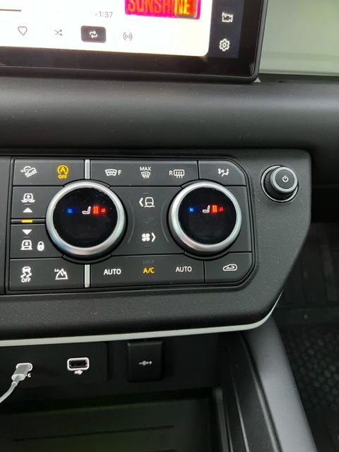 2020 Land Rover Defender - 2020 Defender HSE - Used - VIN SALE97EUXL2029569 - 13,800 Miles - 6 cyl - AWD - Automatic - SUV - Other - Lawrence, KS 66044, United States