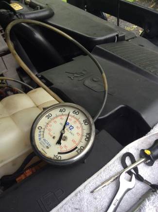 Engine rev oil pressure check