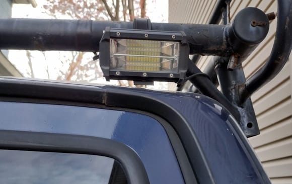 Light placement on roofrack