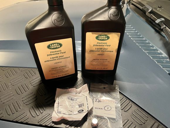 1.2L needed approx. save your leftovers for the next one 

New drain and fill plugs. 