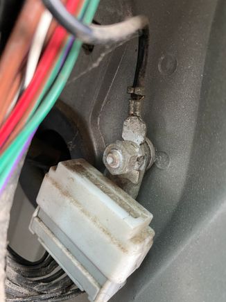 Right Rear taillight ground slightly corroded. Will clean. 