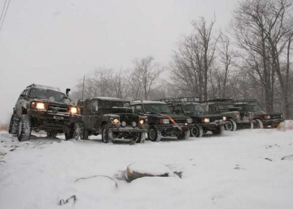 Everyone on top of the hill in the Laurel Nat'l Forest. (1/8/2011)
