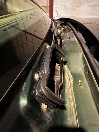 RTV and Rubber seal added to air inlet (seal not RTVed)