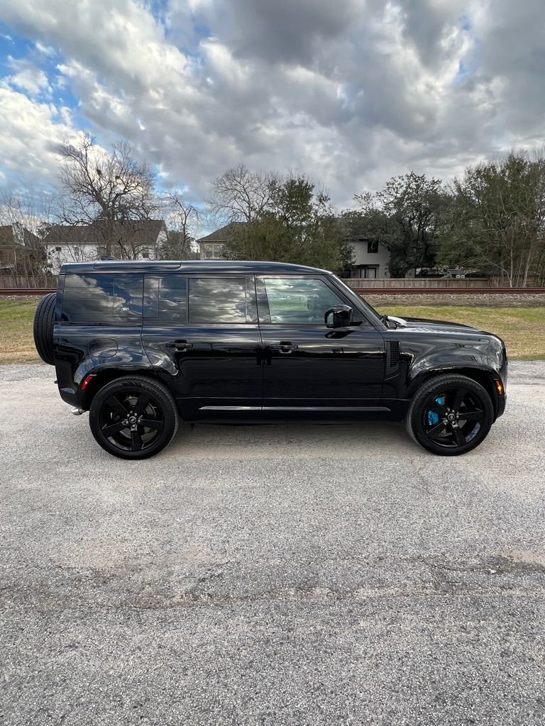 2022 Land Rover Defender - 2022 Land Rover Defender BOND Edition - Used - VIN SALEWERE2N2097531 - 2,250 Miles - 8 cyl - 4WD - Automatic - SUV - Black - Houston, TX 77005, United States