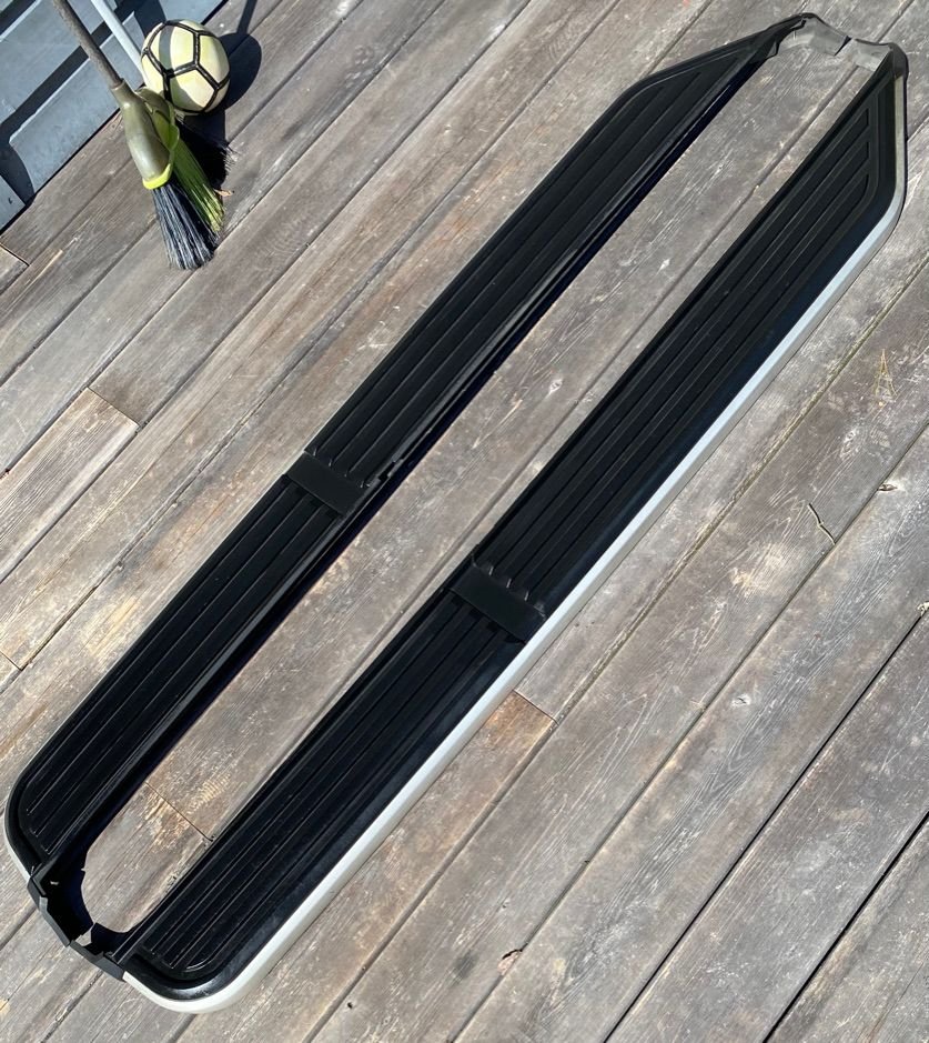 Exterior Body Parts - Lr4 OEM Side Steps / Running Boards - Used - 2010 to 2016 Land Rover LR4 - New York, NY 12719, United States