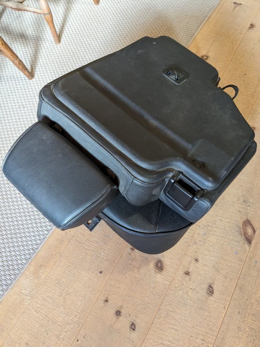 Interior/Upholstery - Discovery 2 Black Rear Bench and 3rd Row Jump Seats - Used - -1 to 2024  All Models - New Milford, CT 06776, United States