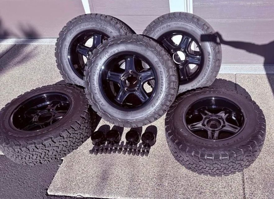 Wheels and Tires/Axles - Caradoc Alloy Wheel 18 X 9 Gloss Black - Used - All Years  All Models - Redmond, OR 97756, United States