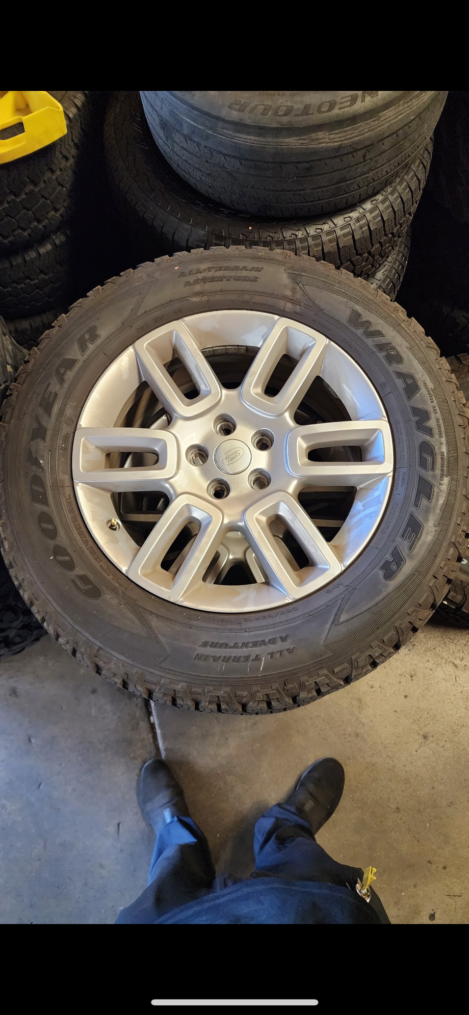 Wheels and Tires/Axles - Land Rover rims and tires Set of 5( price 1600$ cash preferred ) - Used - All Years  All Models - Camarillo, CA 93012, United States