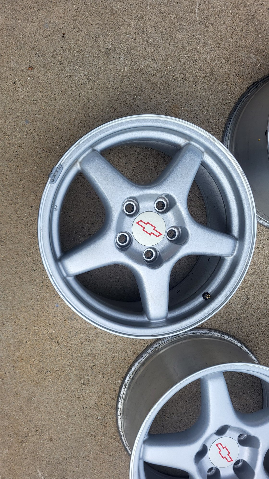 Wheels and Tires/Axles - Zr1/SS 17" wheels OEM not reproduction - Used - Ypsilanti, MI 48197, United States