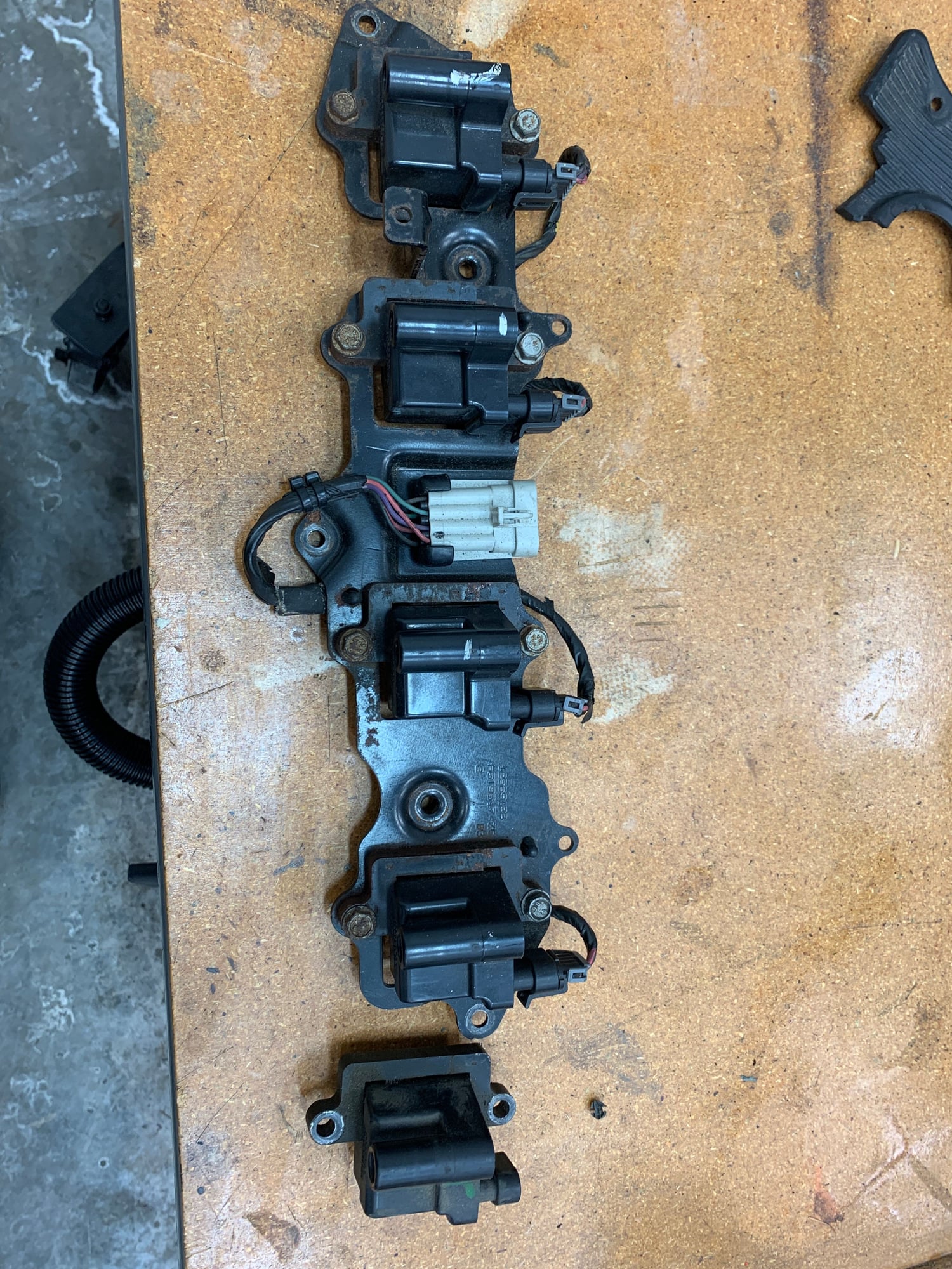 Engine - Electrical - 5 truck coils 5.3l or 6.0 lq4 lq9 - Used - 0  All Models - Redmond, WA 98053, United States