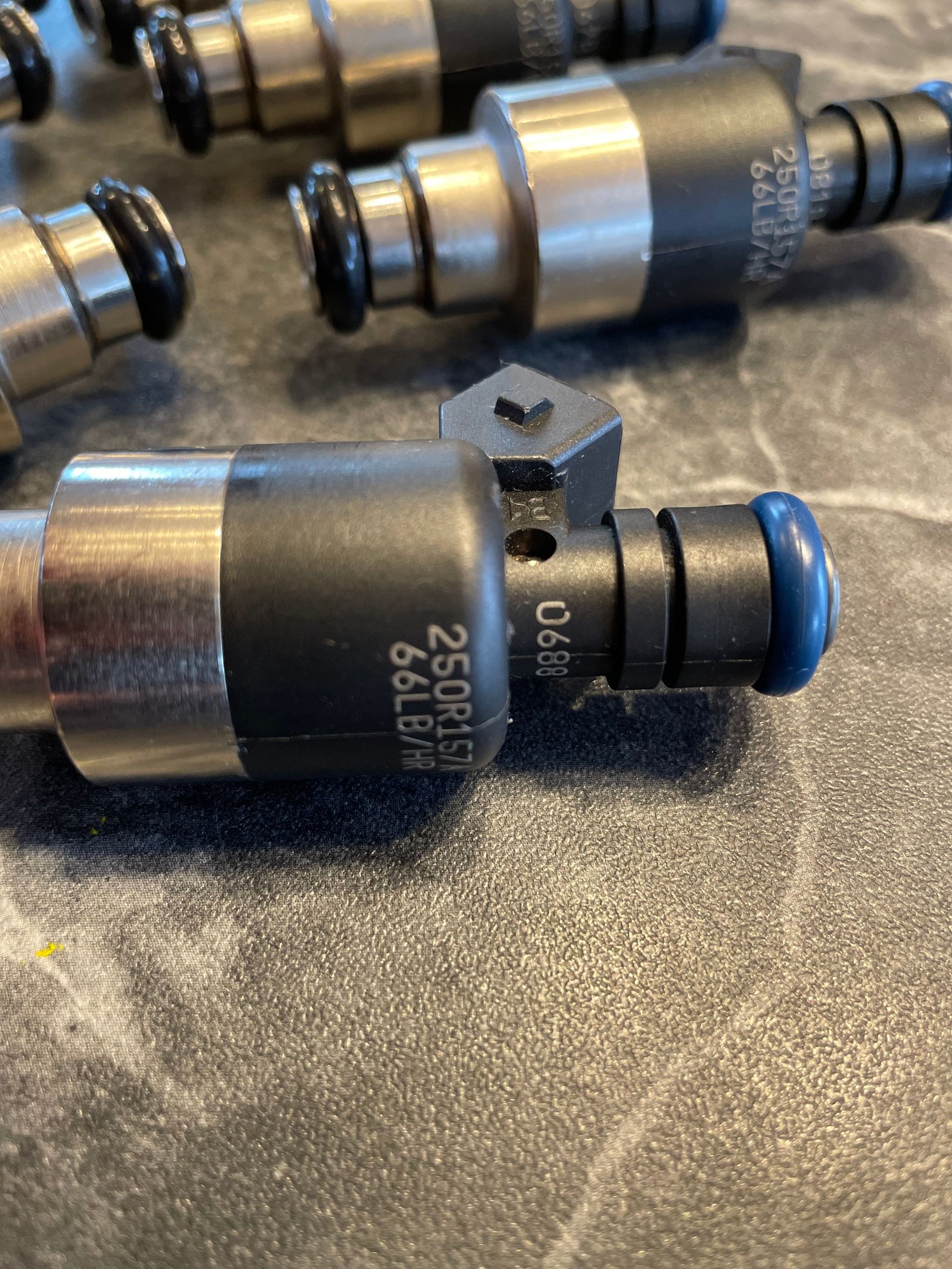 Holley EFI 66lb/hr Injectors 522668 LS1TECH Camaro and Firebird