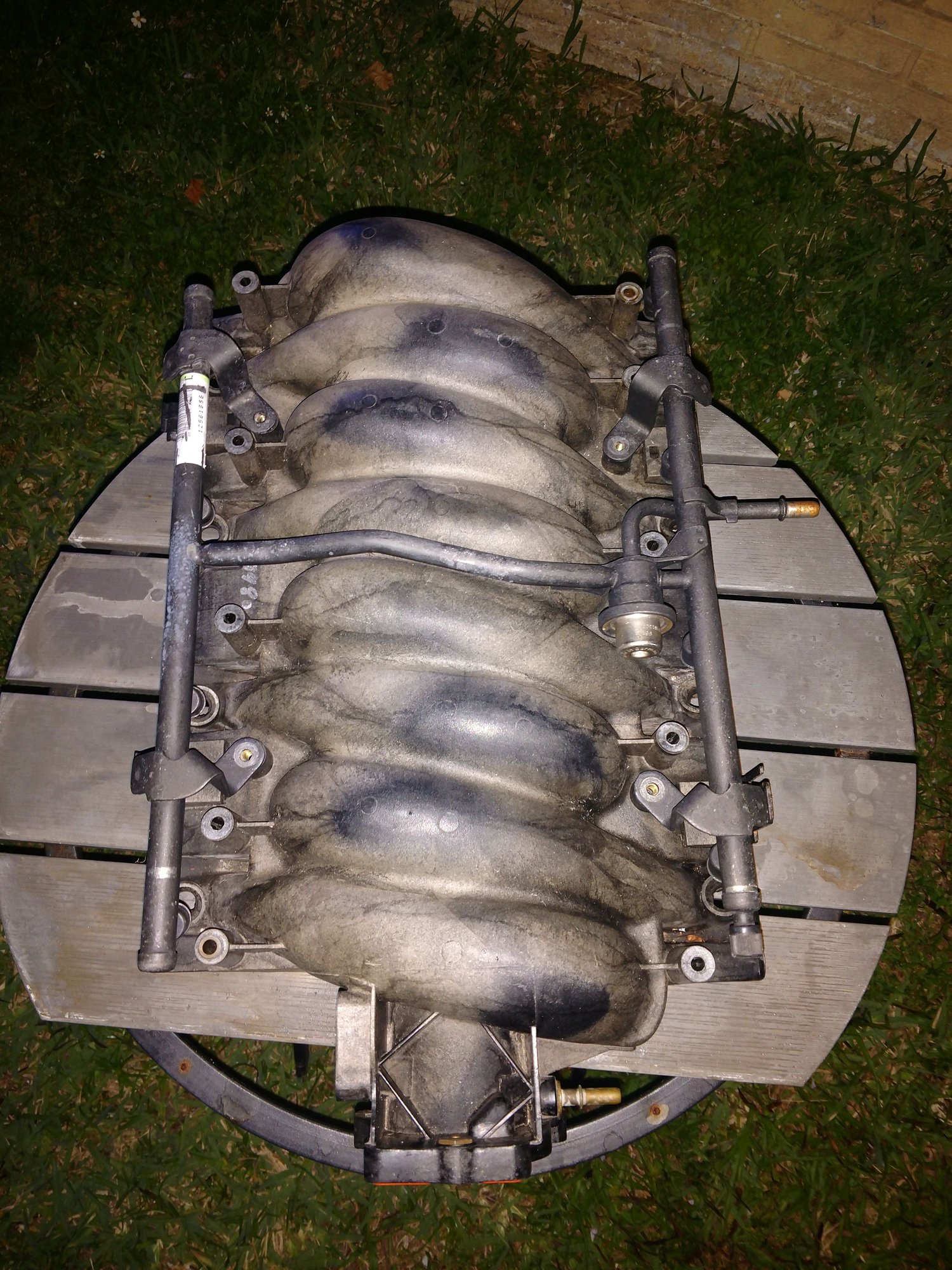 Engine - Intake/Fuel - C5 LS1 intake with fuel rail - Used - 1998 to 2004 Chevrolet Corvette - 1998 to 2002 Chevrolet Camaro - Hollywood, FL 33023, United States