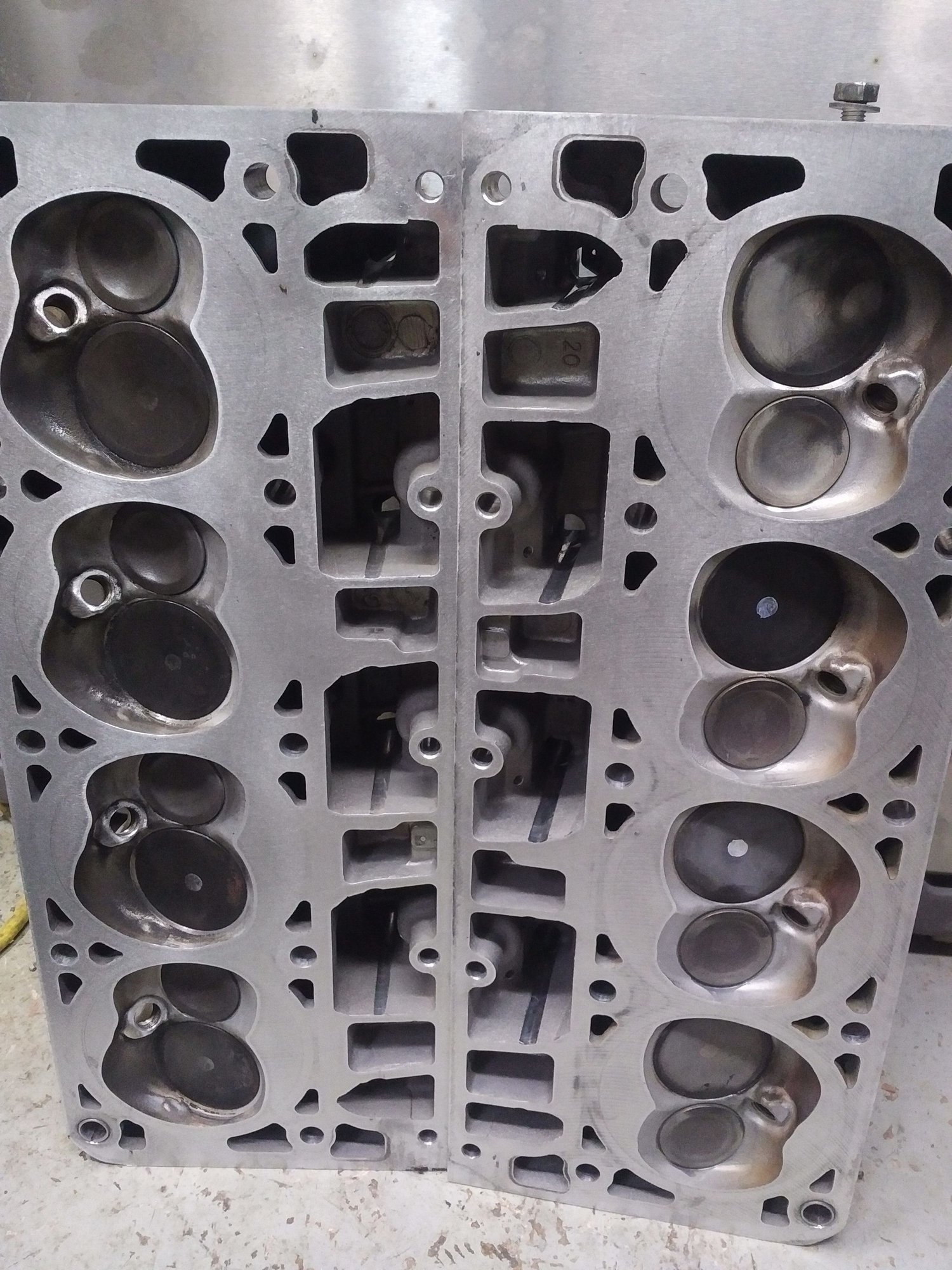 LS3 821 Heads w/ Rockers, Hollow Int. Valves, Inconel Exh Valves, Solid