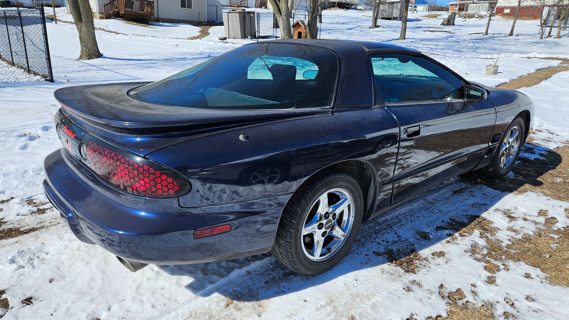 2001 Pontiac Firebird - 2001 Pontiac Firebird Formula - Used - VIN 2G2FV22G812135104 - 120,800 Miles - 8 cyl - 2WD - Automatic - Coupe - Blue - North English, IA 52316, United States