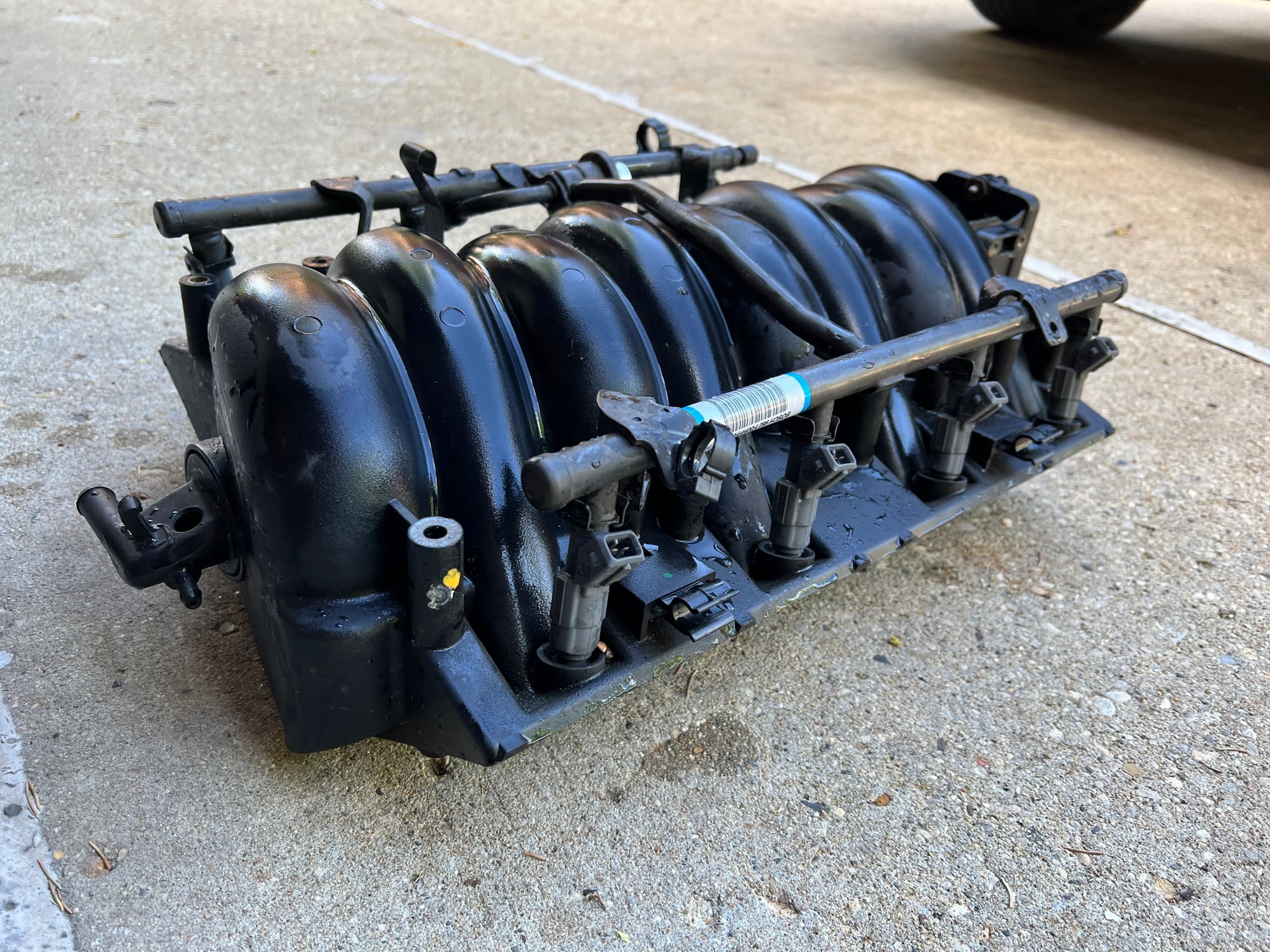 Engine - Intake/Fuel - Ls6 intake with fuel rail and injectors - Used - 0  All Models - Elgin, IL 60120, United States