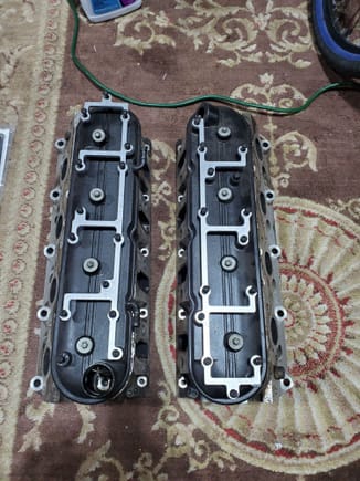 317 heads with center bolt valve covers and new coil mounting brackets