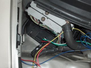 Better picture of the relay mounted.