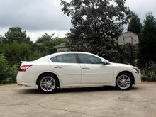 Body side molding