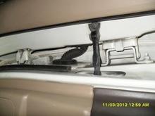 no wires passanger rear door