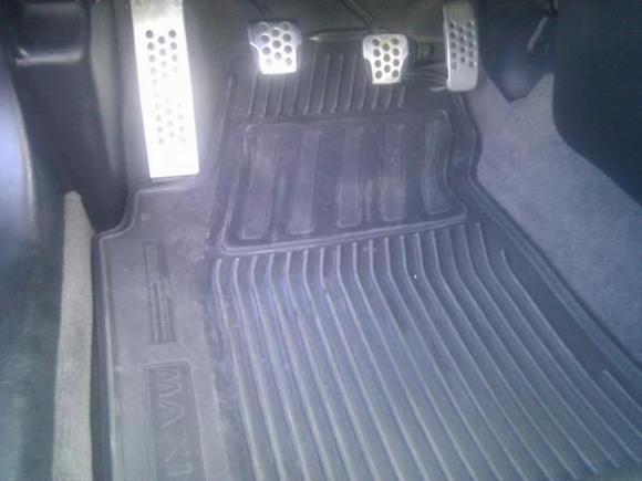 350 z dead pedal and factory rubber mats