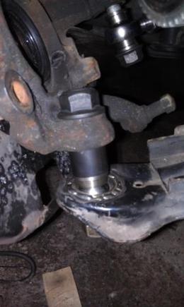 Knuckle bolted up to LCA.