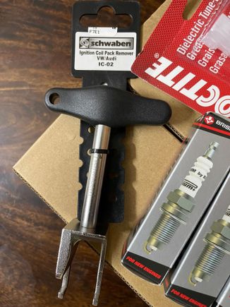 Ignition coil puller tool from ECS Tuning