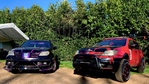 Blk -Lowered,Boosted & custom Widebody
Red - Lifted,Bully bar & custom LED bar lights
Both have mp4 video players & competition sound systems.