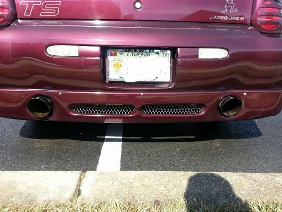 Pic showing duel exhaust with body kit.