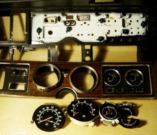 006   Dash pull apart 02