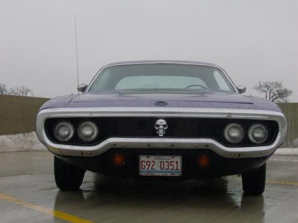 that skull is a trailer hitch i had laying around....eyes light up red