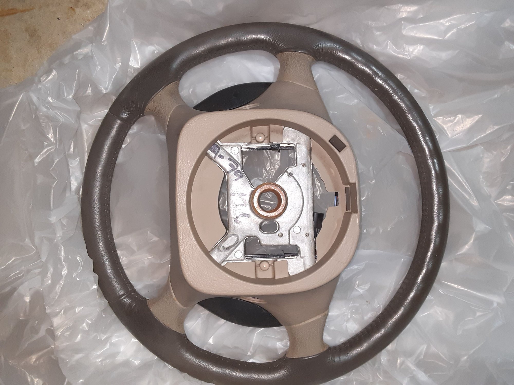 Steering/Suspension - 2004 Leather Steering Wheel - Excellent Condition - Medium Parchment... - Used - 1999 to 2004 Ford Mustang - Yorkville, IL 60560, United States
