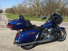 Road Glide Ultra on a back road...