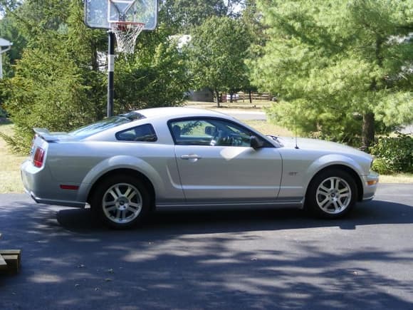 2006 Ford Mustang Profile