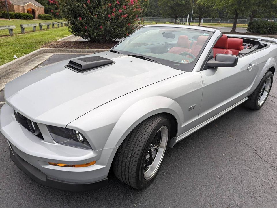 2006 Ford Mustang - 2006 Mustang GT Premium Convertible - 2 Owner - 27K Miles - Tasteful Mods - Used - VIN 1ZVHT85H965110206 - 27,400 Miles - 8 cyl - 2WD - Manual - Convertible - Silver - Newport News, VA 23602, United States