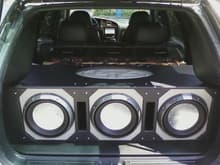 center speaker is single twelve in sealed enclosure, and the outside speakers are in vented. a switch up front lets me control which i listen to. One twelve sealed for clear tight bass. Two twelves in vented for deep hard hitting insane bass. never played at the same time