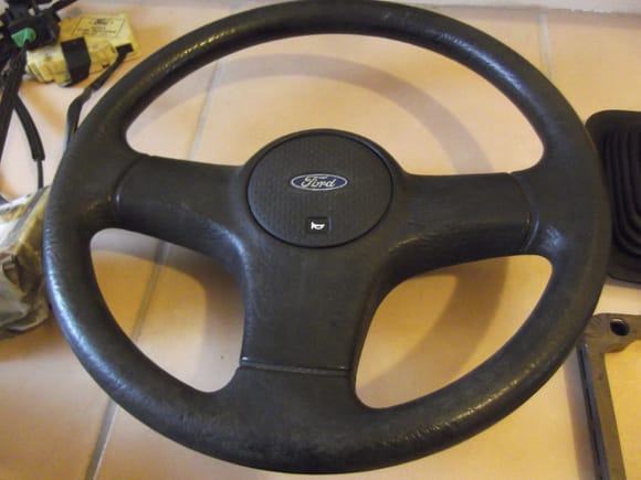 Standard steering wheel